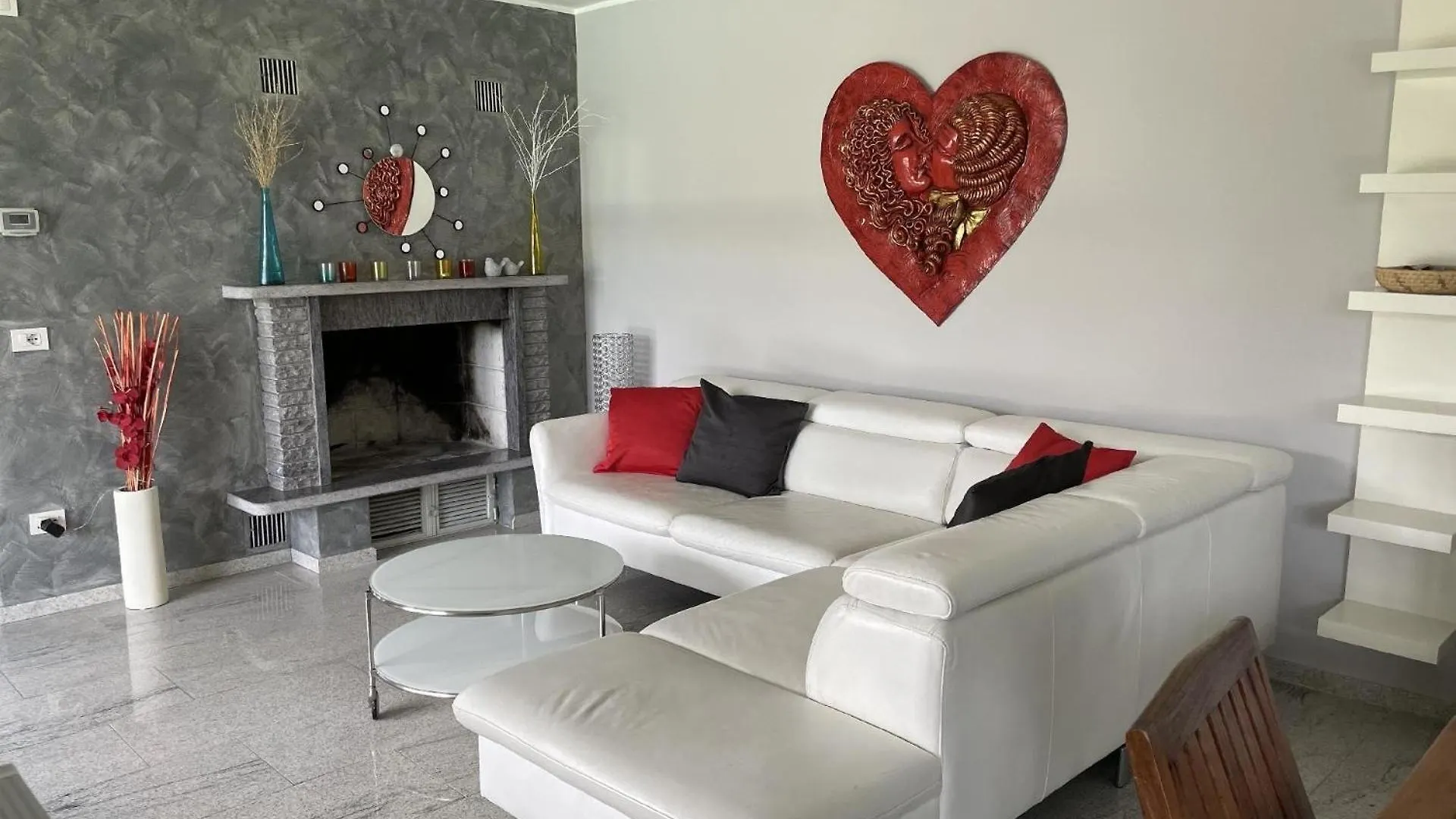 Grosszuegiges Ferienhaus Mit Pool Fast Direkt Am See Colico 0*,