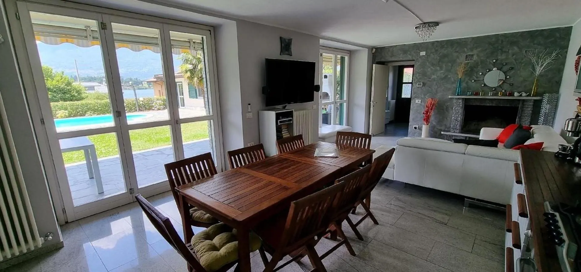 Grosszuegiges Ferienhaus Mit Pool Fast Direkt Am See Colico Italy