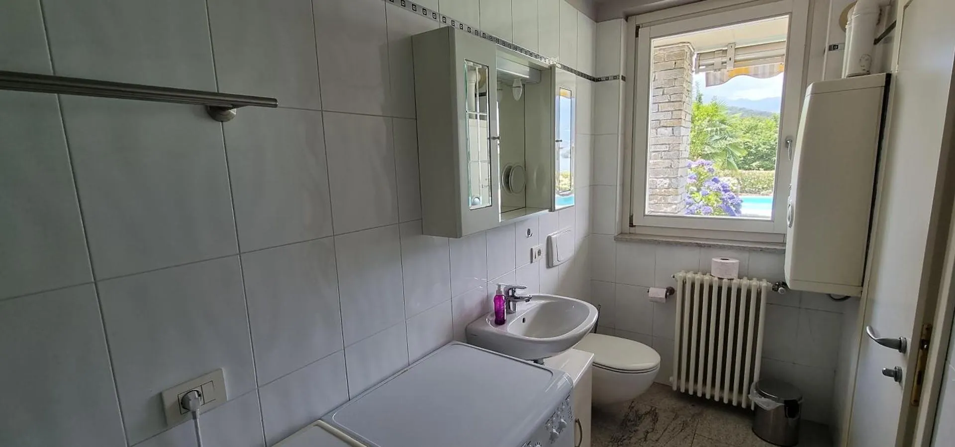 Holiday home Grosszuegiges Ferienhaus Mit Pool Fast Direkt Am See Colico