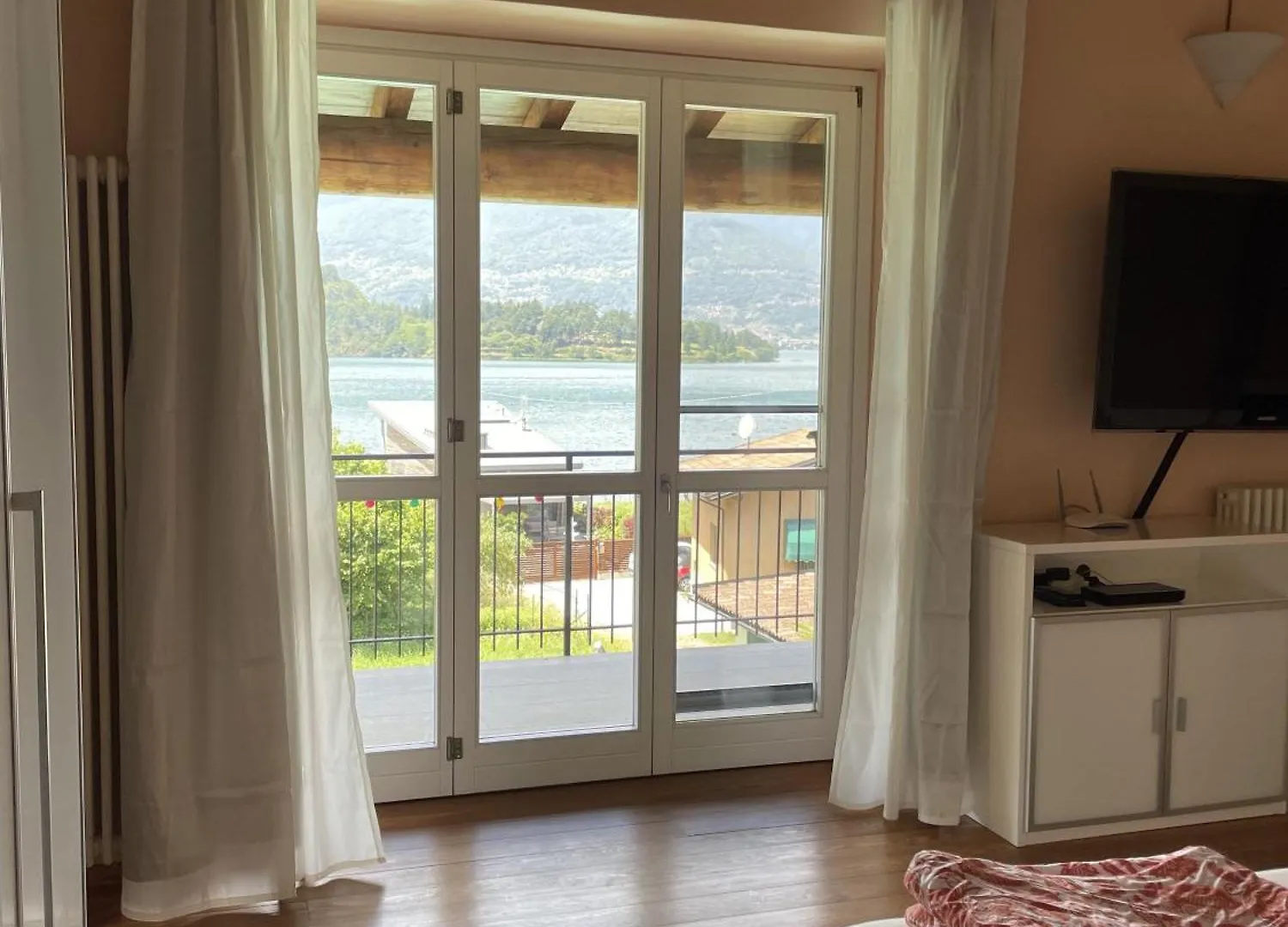 Holiday home Grosszuegiges Ferienhaus Mit Pool Fast Direkt Am See Colico