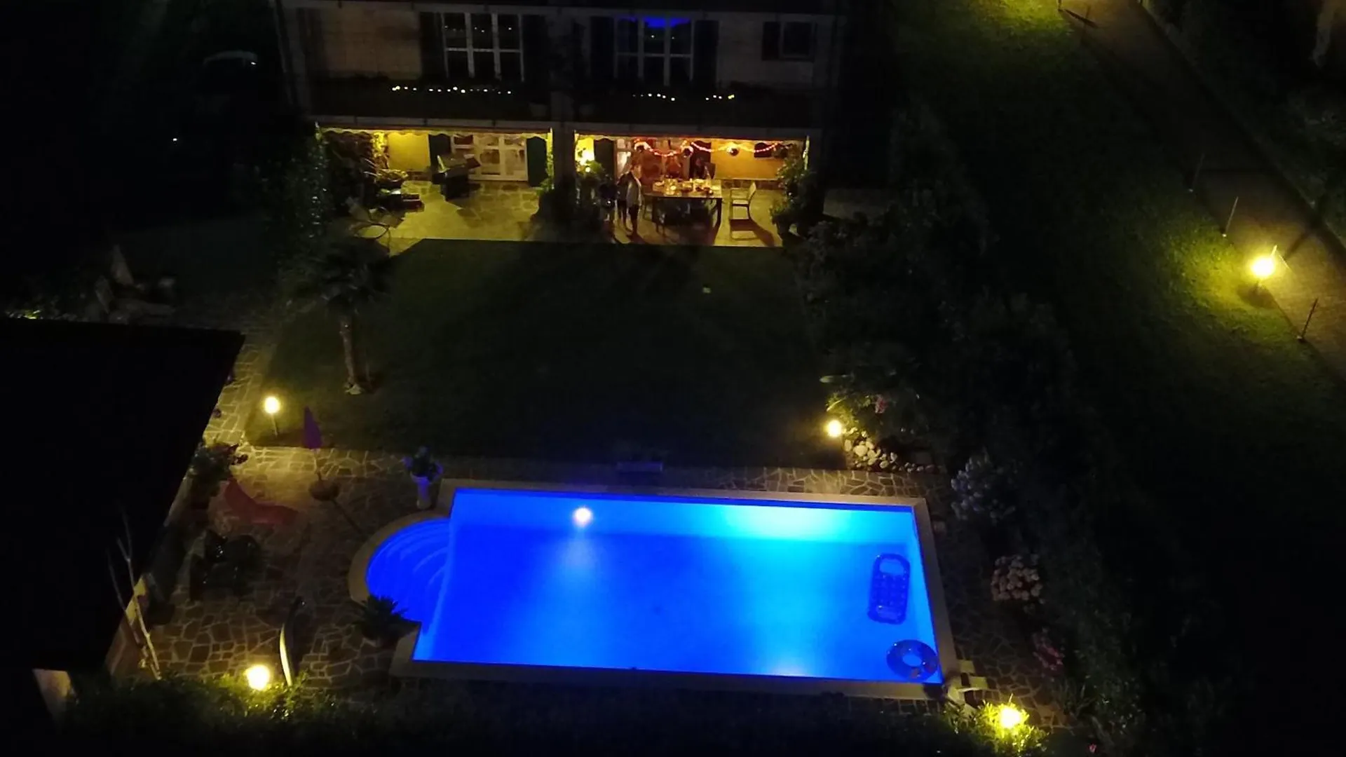 Grosszuegiges Ferienhaus Mit Pool Fast Direkt Am See Colico 0*,